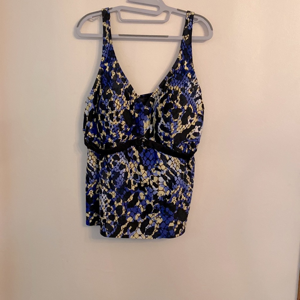 NWOT Silhouette Solution Tankini Swim Top w Adjustable straps Size 2 X